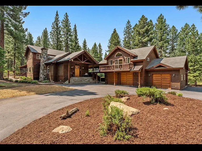 10915 Royal Crest Dr — Photo 1