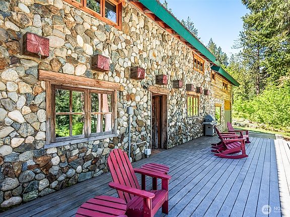 2nd image of 16310 Lake Wenatchee Highway