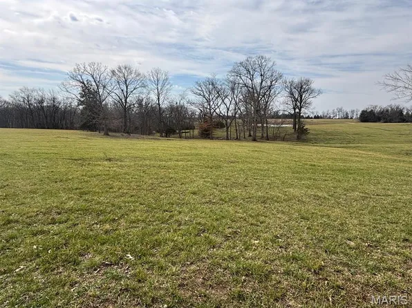 2 Running Deer Ln, Monroe City, MO 63456