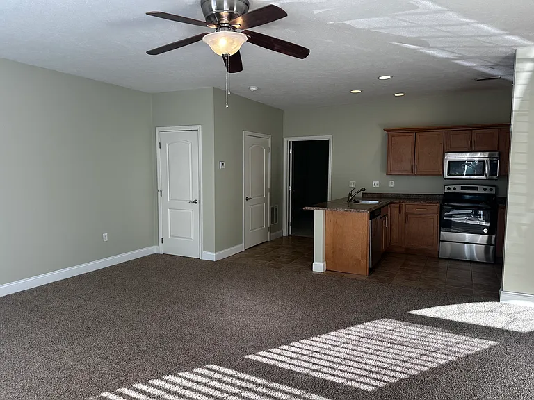 1000 Creekview Ln #1101 — Photo 5
