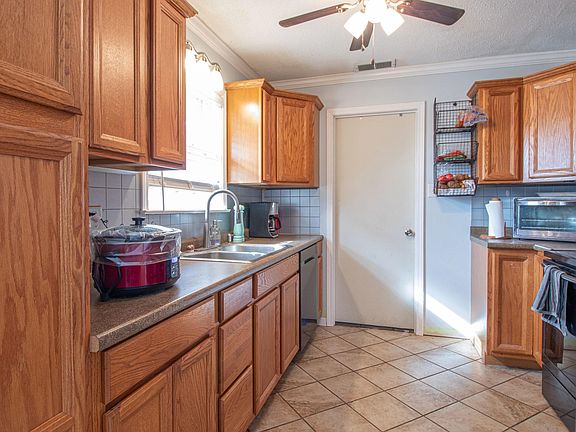 4th image of 206 Janell Dr