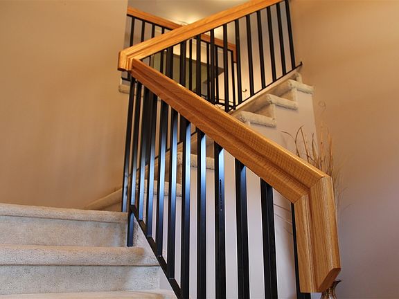 3rd image of 16538 Glenpointe Dr