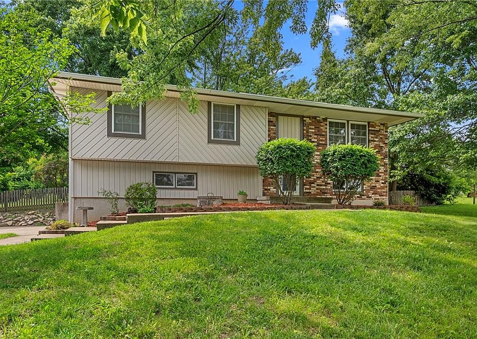 1st image of 14396 Greentree Ln