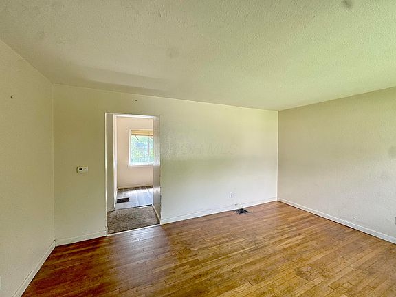 4th image of 3351 Eakin Rd