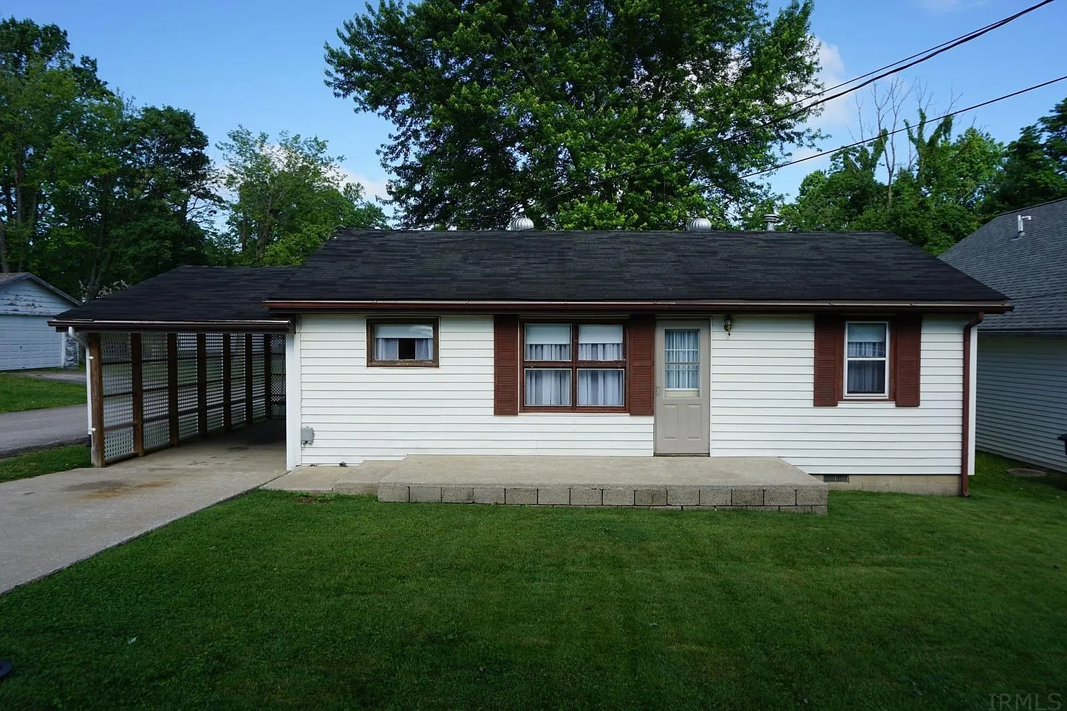 1329 Hillcrest Rd photo 1