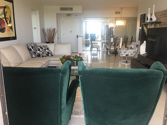 3rd image of 1111 Crandon Blvd APT B1003