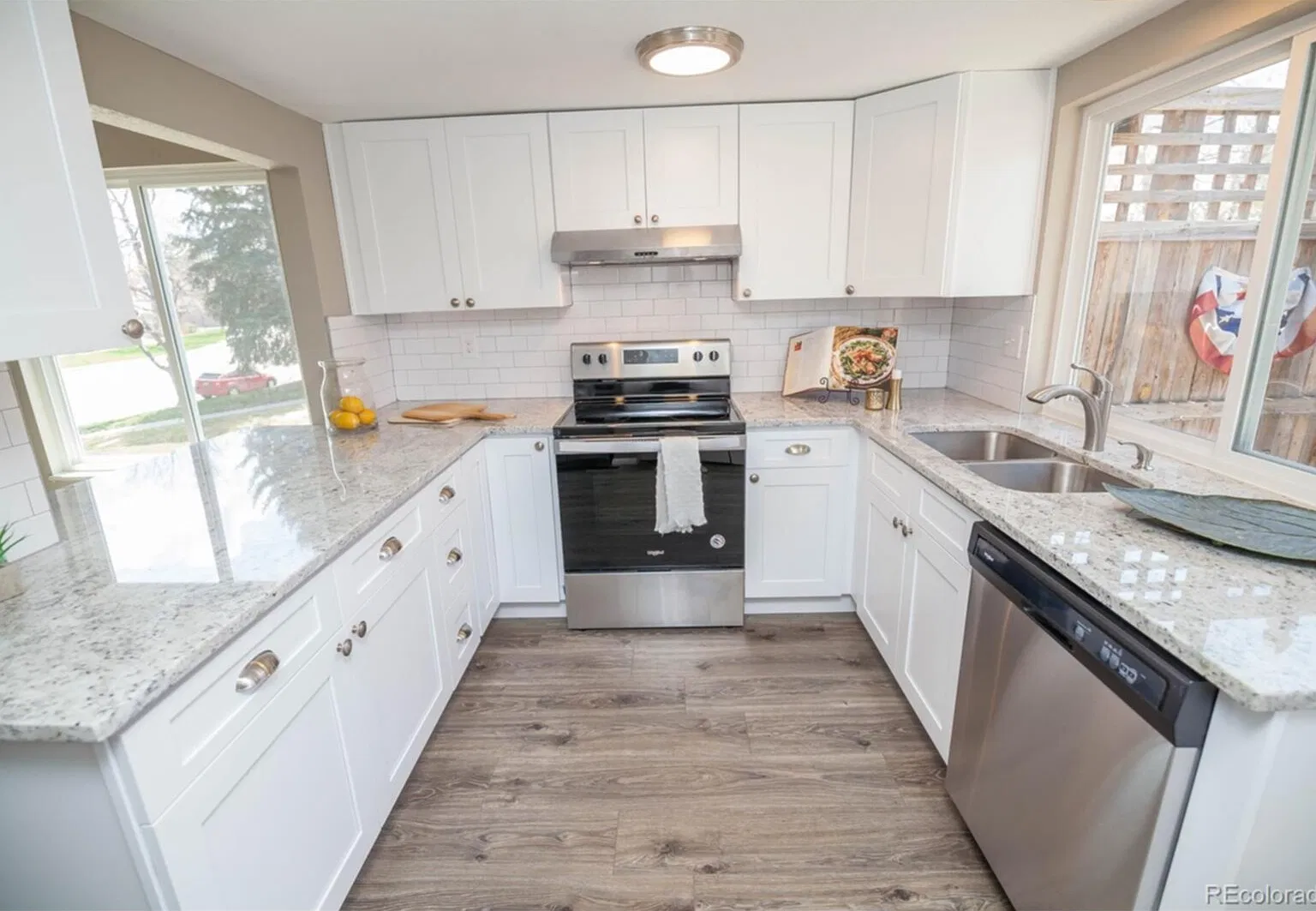 Seville Townhouse 3 bed 2 bath 2 car garage — Photo 3