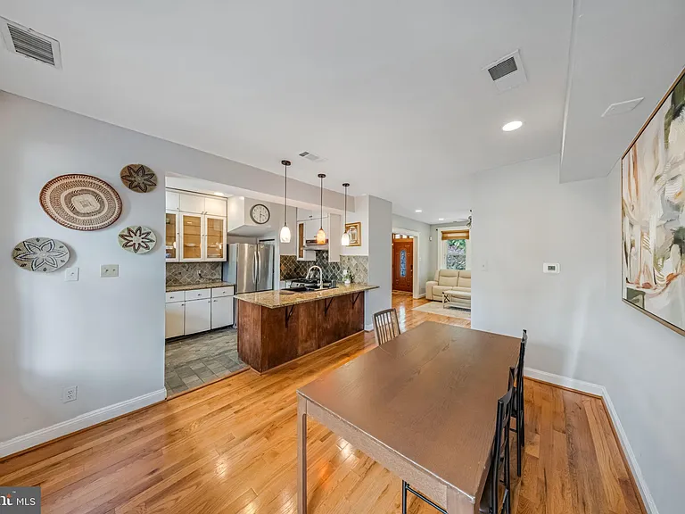 723 Quebec Pl NW — Photo 10