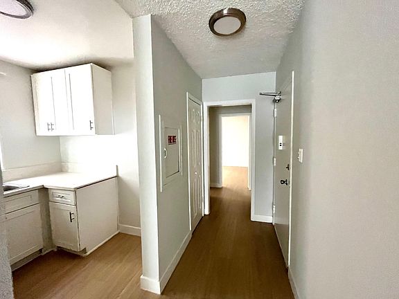 4th image of 534 S Kingsley Dr APT 101