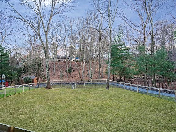 4th image of 44 Valleyview Dr