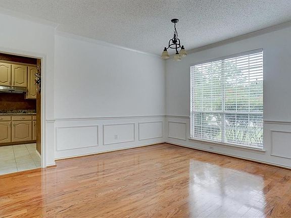 2nd image of 4204 Bretts Ct