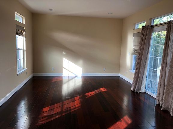 4th image of 48043 Leontine Ct
