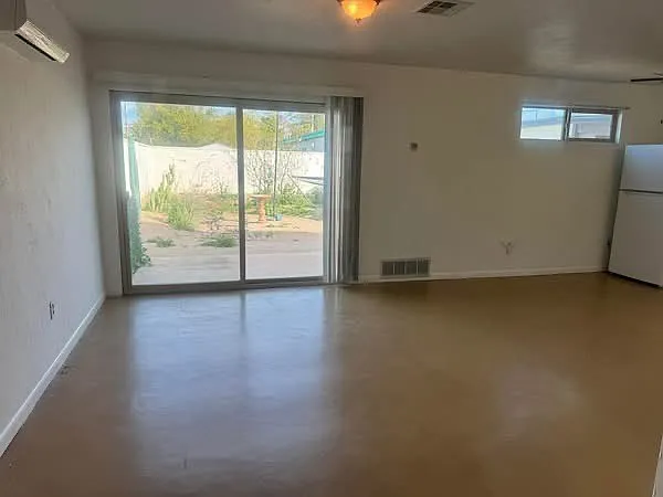 4817 E Montecito St — Photo 6