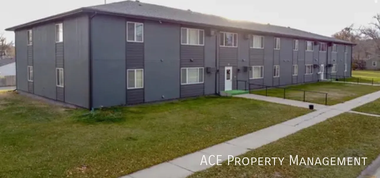 2 bed, 869 sqft, $945 — Photo 3