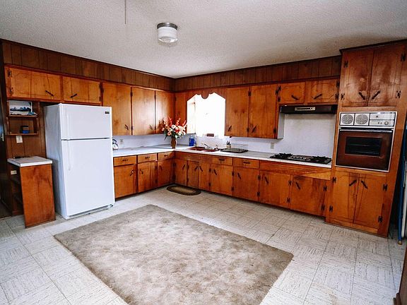 3rd image of 1402 Ash St