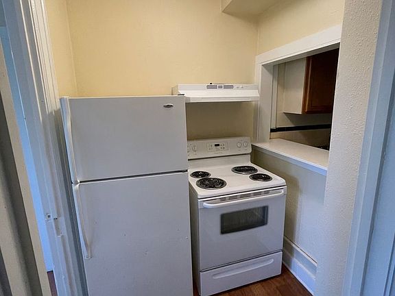 2nd image of 529 N Main St #529-202