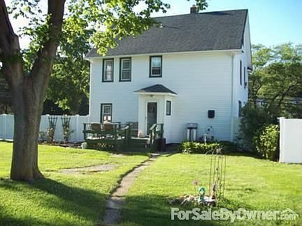 4th image of 324 Woodlawn Ave