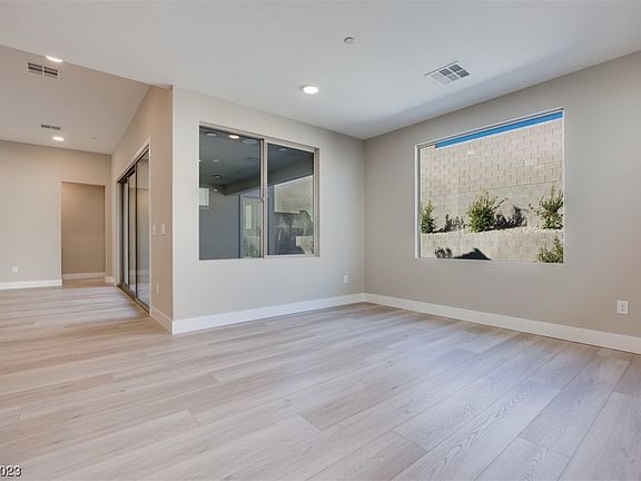 4th image of 461 Crown Mesa Ave