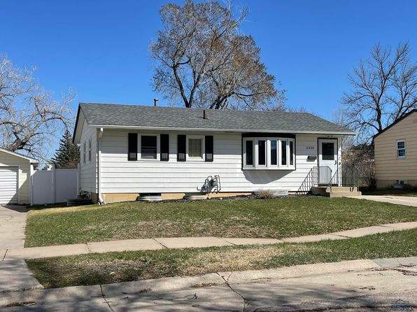 3330 Cypress St, Rapid City, SD 57701