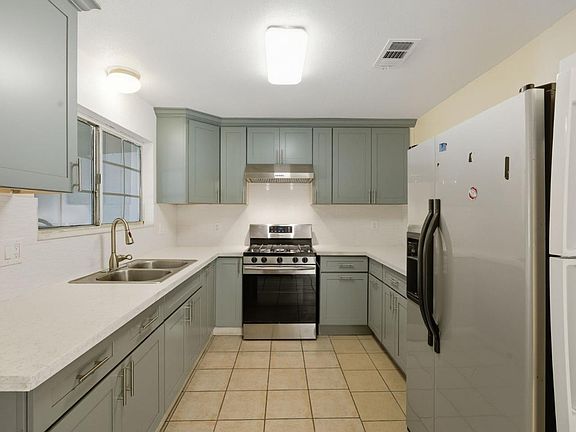 3rd image of 1829 Lavonne Ave #2