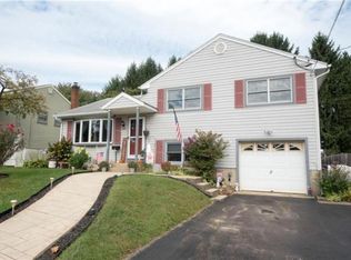 2009 Butztown Rd, Bethlehem, PA 18017