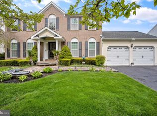 917 Meadow Glen Rd, Warminster, PA 18974