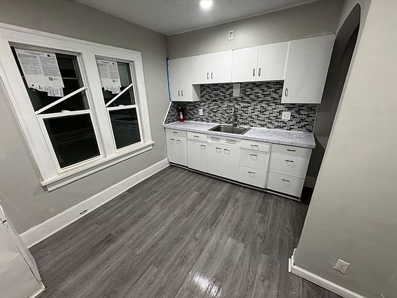 3rd image of 125 Blymyer Ave #125.5