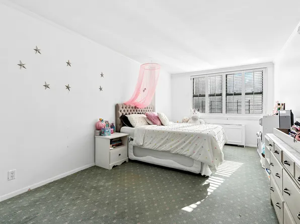 420 East 51st Street image 8 of 12