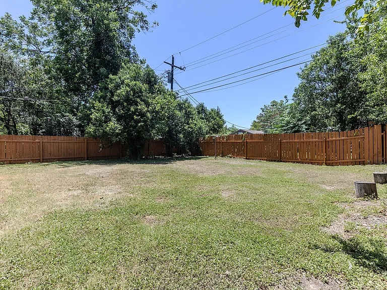 501 Arbor Ln — Photo 26