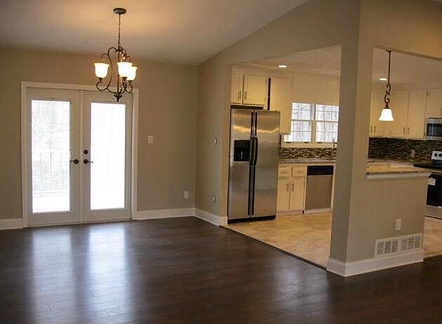 1st image of 560 Woodgate Dr