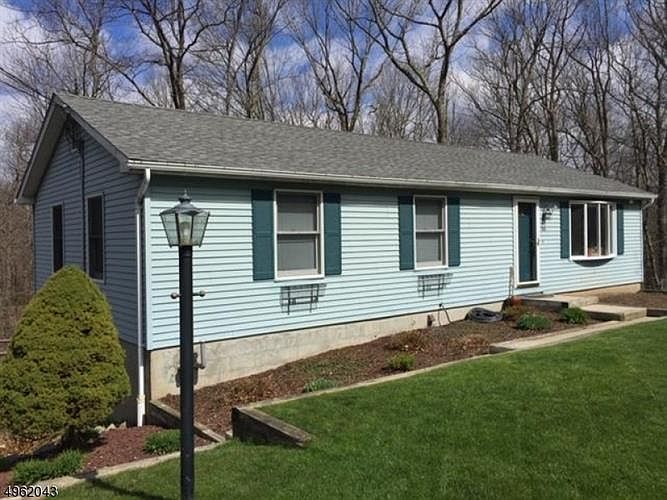 1st image of 27 Birch Dr E
