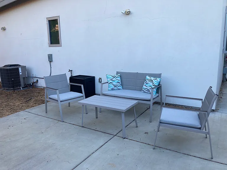 Crockett Ave — Photo 21