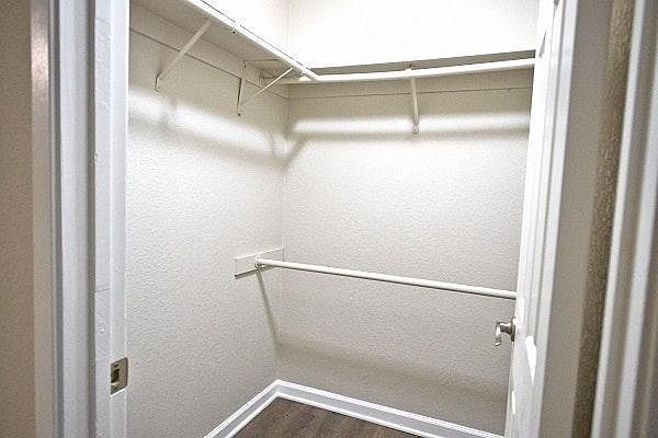 2nd image of 410 Canyon Oaks Dr APT G