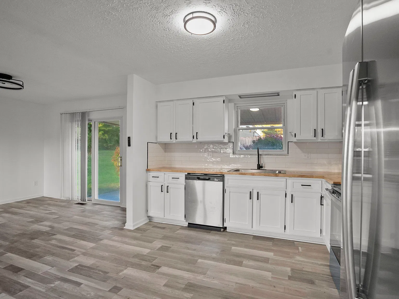 3 bed, 1343 sqft, $2,600 — Photo 4