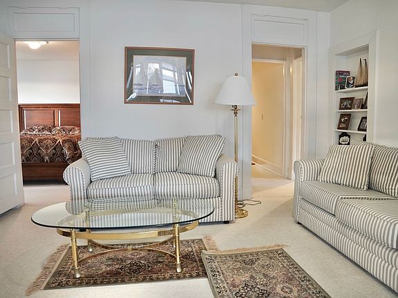 3rd image of 7 Luna Ln Unit B
