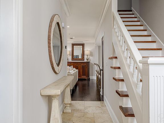 4th image of 4369 Devereux Cir