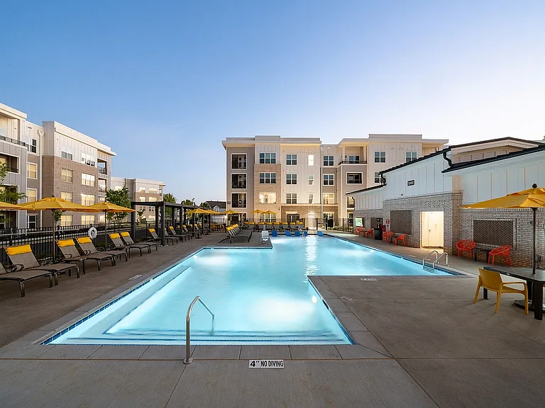 Abberly Royal Creek Apartment Homes — Photo 18