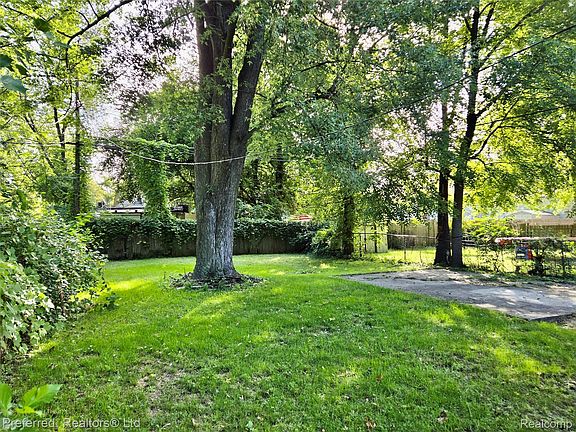 4th image of 20954 Rensselaer St