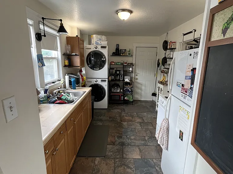 128 Grant St #1 — Photo 4