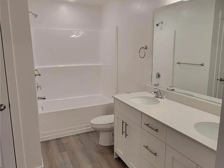 3165 S 350 W — Photo 17