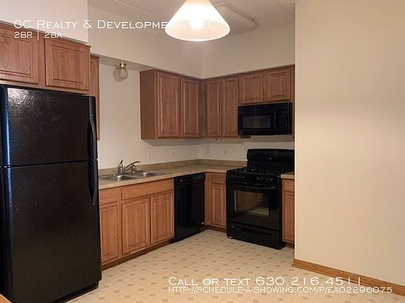 2nd image of 515 Main St APT 300