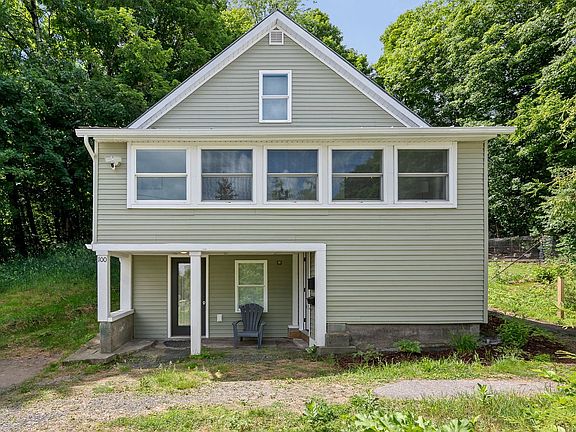 3rd image of 100 Parsons Lane