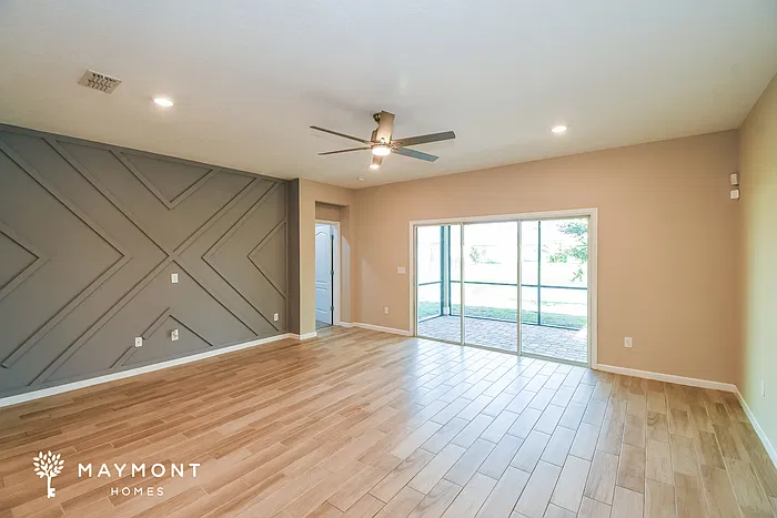 4 bed, 2.5 bath, 2512 sqft, $2,345 — Photo 4