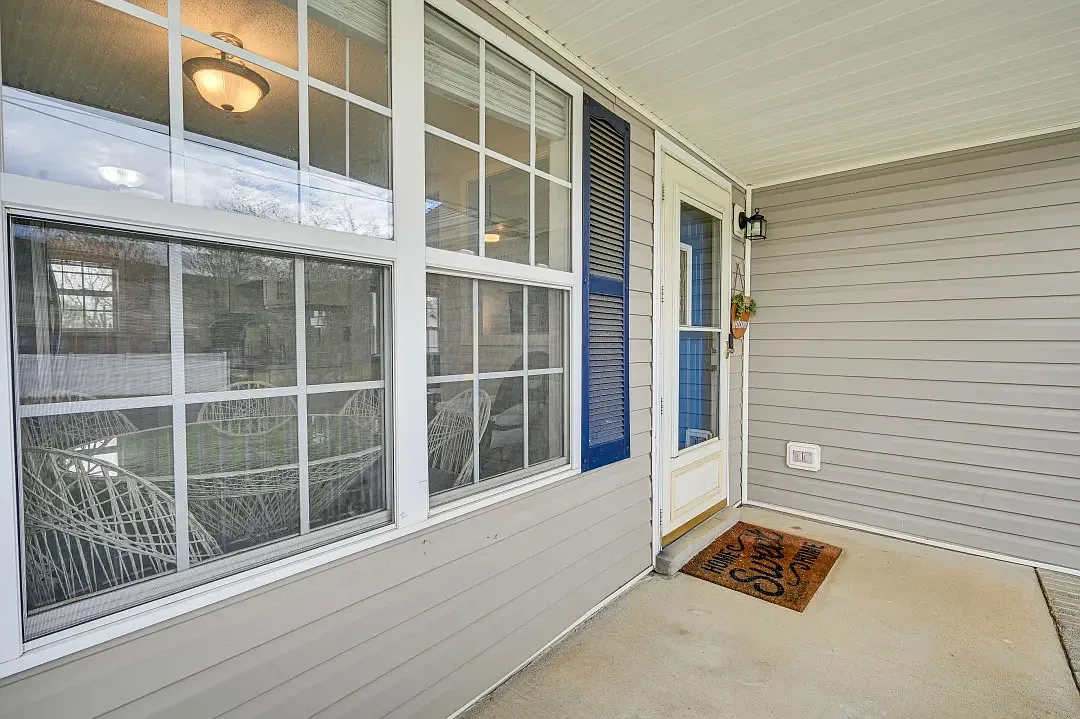 3 bed, 1041 sqft, $1,545 — Photo 2