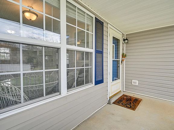 2nd image of 413 Caney Ln