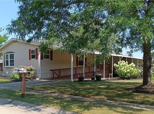 84 Periwinkle Dr, Olmsted Falls, OH 44138