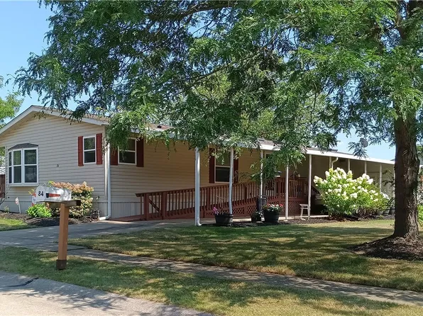 84 Periwinkle Dr, Olmsted Falls, OH 44138