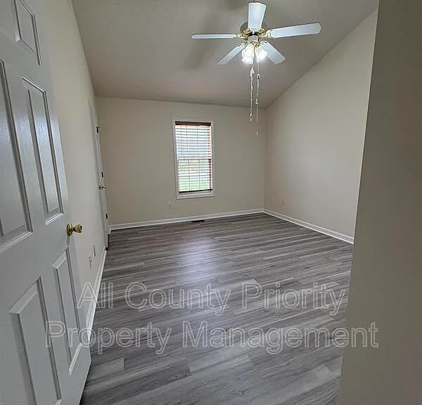 303 Sunrise Ave — Photo 5