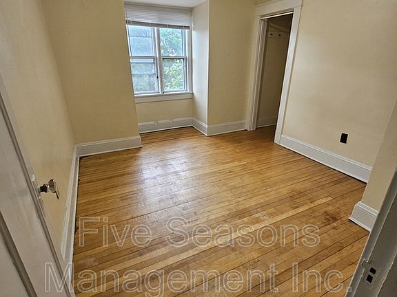 2nd image of 10 Lafayette Pl APT 8