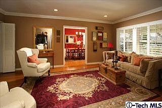 3rd image of 322 S Beachwood Dr